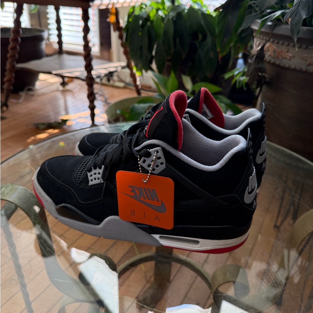 Authentic *** nike air Jordan 4 Bred